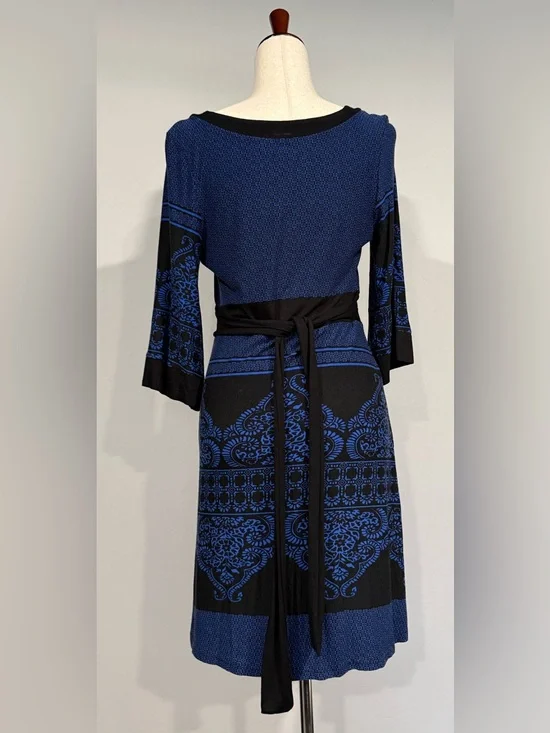 VENUS Black and Blue V‑Neck Print Dress - Picture 3 of 7